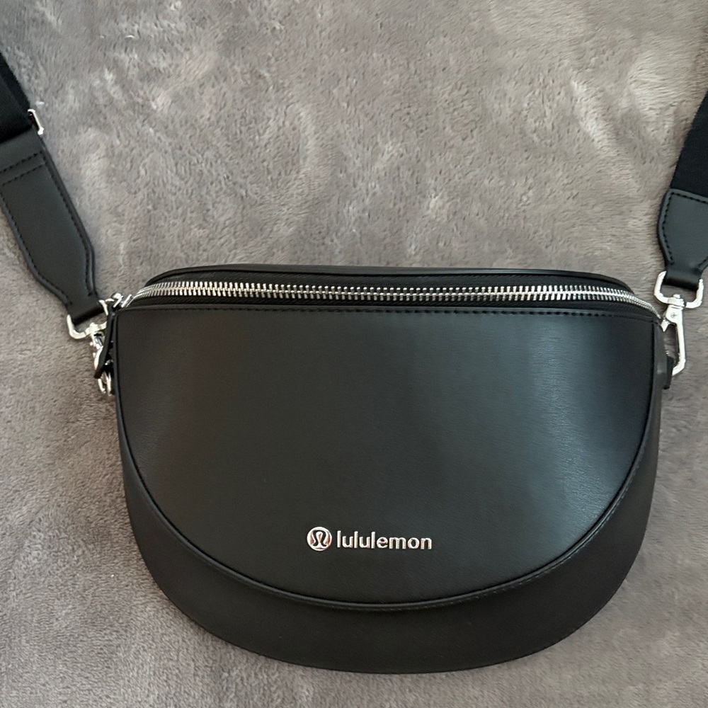 lululemon leather alternative crossbody bag 2L
